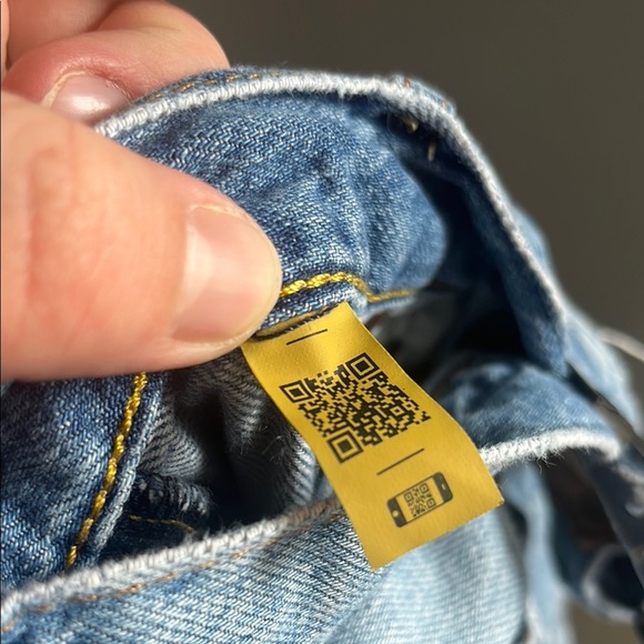 Men's Blue Distressed Jeans - Picture 14 of 16